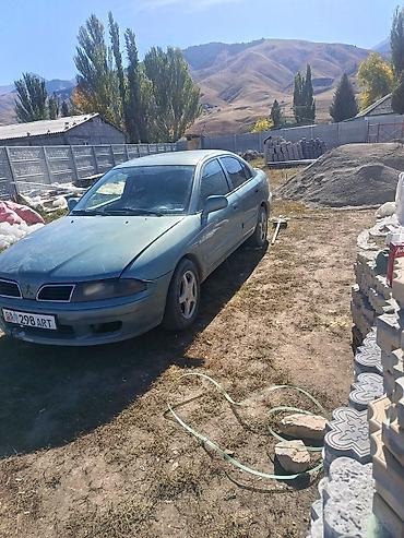 Mitsubishi: Mitsubishi Carisma: 2003 г., 1.6 л, Механика, Бензин, Седан — 2