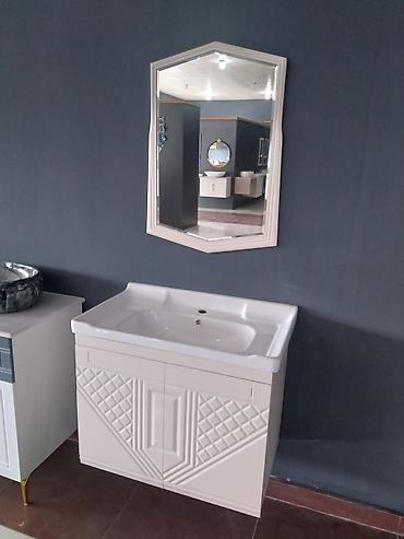hamam ucun şkaf: Banyo mebeli və üzlük dəstləri - Müxtəlif dizaynda asma və döşəmə — 1