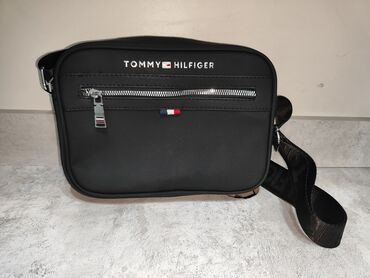 сумка на колёсах: Классикалык сумка, Tommy Hilfiger, Материалы: Полиэстер, Куру жөнгө салынат, Эркектердики