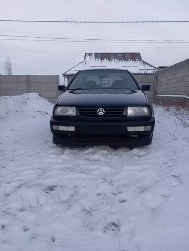 кузов мерс: Volkswagen Vento: 1994 г., 1.8 л, Механика, Бензин, Седан