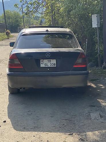 Mercedes-Benz: Mercedes-Benz sedan - Korpus: 4 qapılı sedan, tünd rəng - Salon — 8