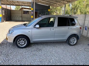 продаю в связи с переездом: Mazda Demio: 2003 г., 1.3 л, Автомат, Бензин, Хетчбек