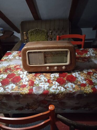 Pojačala i prijemnici: Stari radio aparati — 8