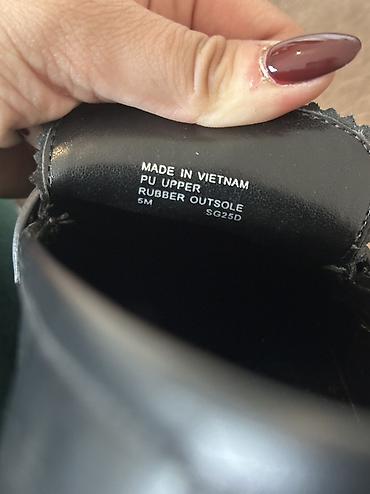 la scarpa obuca: 🖤 Michael Kors mokasine Elegantne crne mokasine sa debljim đonom i — 7