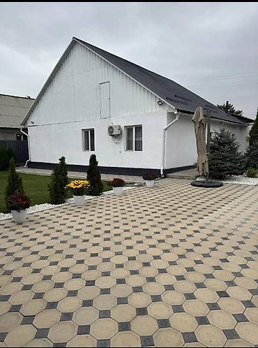 Продажа коттеджей и домов: Продается 4‑комнатный дом Локация: ж/м Ак‑Орго, ул. Алыкулова — 16