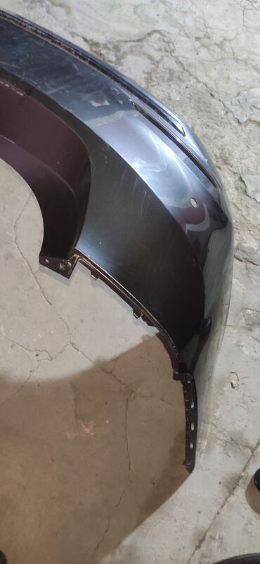 Bamperlər, buferlər: Avtomobillər üçün nəzərdə tutulmuş bu qara rəngli arxa bufer — 2