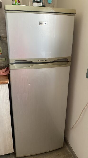 уплотнитель для холодильника: Холодильник Avest, Б/у, Двухкамерный, 160 *
