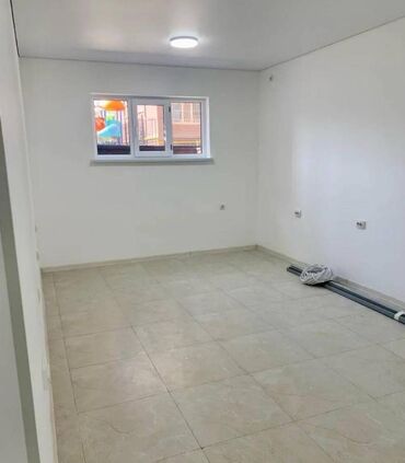 Продажа квартир: 3 комнаты, 82 м², 106 серия улучшенная, Цокольный этаж этаж, Косметический ремонт