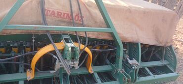 Traktorlar: Traktor MTZ (Belarus) tipli, 4x2 təkər quruluşlu, kabinalı. Dizel — 20