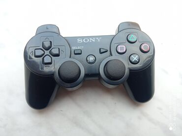 oyun konsolu: DİQQET ORGİNAL PULTDUR.Qara rəngli, Sony brendinə məxsus PlayStation 3