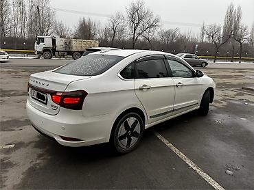 Dongfeng: Dongfeng : 2021 г., Автомат, Электромобиль, Седан — 2