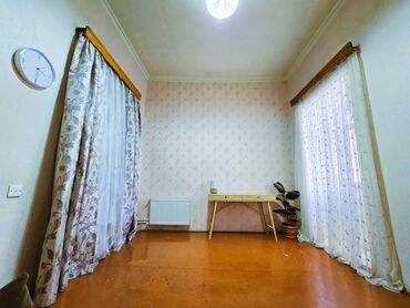 asan əmlak: Keşlə qəs. 4 otaqlı, 115 kv. m, Orta təmir