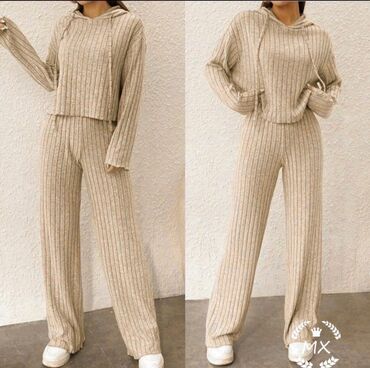 Kompleti: L11. Komplet
 2.600 dinara — 8