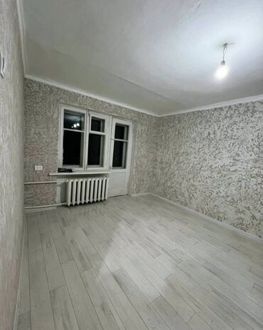 офис в бизнес центре: 1 комната, 30 м², Хрущевка, 4 этаж, Косметический ремонт