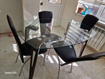 metbex canagi: 💫 metbext üçün masa desti *Qiymət 120 azn* Şüşə masa + 4 oturacaq