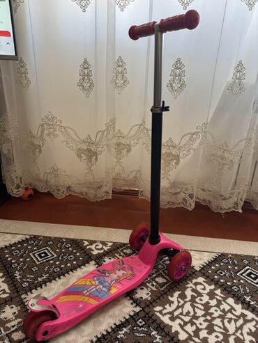 Перчатки: Uşaq skateri – 3 təkərli model - Rəng: çəhrayı - Ön hissədə 2 böyük