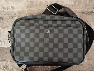 Барсетки: Барсетка, Louis Vuitton, Материал: Натуральная кожа, Застежка на магните, Застежка на молнии, Множество карманов, Новый
