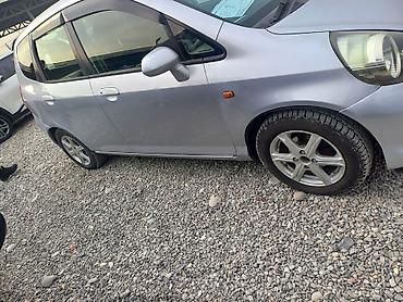 Honda: Honda Fit: 2002 г., 1.3 л, Вариатор, Бензин, Хэтчбэк — 2