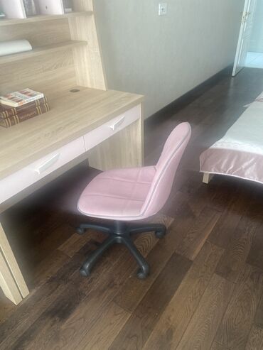 Yataq otağı dəstləri: 2 təknəfərlik çarpayı, 2 tumba, Tumba, Komod, Türkiyə, İşlənmiş — 7