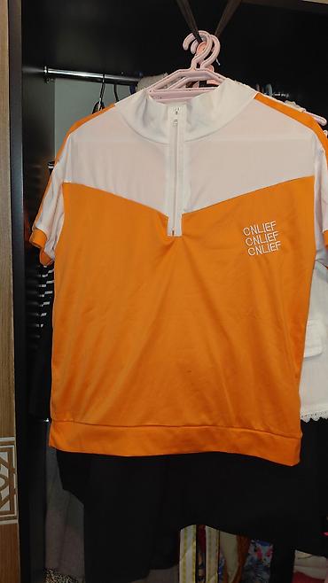 qar geyimi: Maksimun 10 alana 1 manatdan Qadın üst geyimləri dəsti 1) Ağ T‑shirt — 2