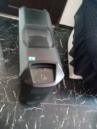 Desktop računari i radne stanice: Odlicno ali odlicno sklopljen Gejmer. U pitanju je I5-4590 na 4 X 3,30 — 6