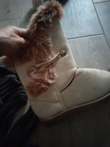 bele čizme: Ugg čizme, 36