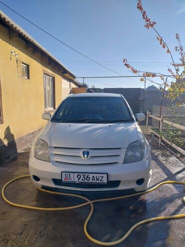 авто обмен на дом: Toyota ist: 2002 г., 1.3 л, Автомат, Бензин, Хэтчбэк