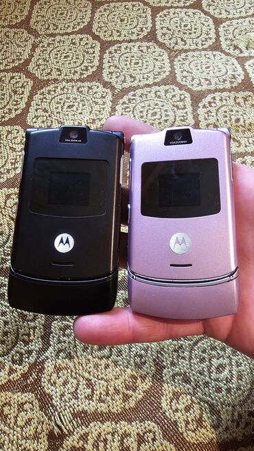 дешевле телефон: Motorola Razr 40, Колдонулган, < 2 ГБ, 1 SIM