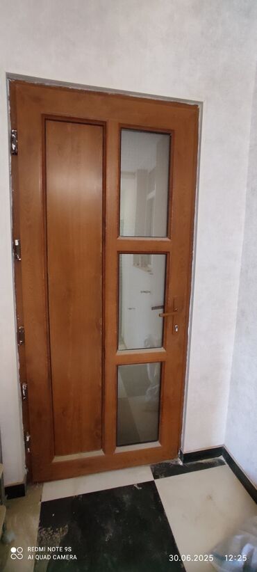Tavan: İşlənmiş Otaq qapısı Ödənişli çatdırılma