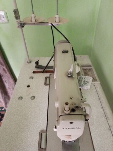 продаю оборудование для стирки ковров: Промышленная прямострочная швейная машина Typical (полный комплект на
