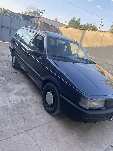 Volkswagen Passat: 1989 г., 1.8 л, Механика, Бензин, Универсал