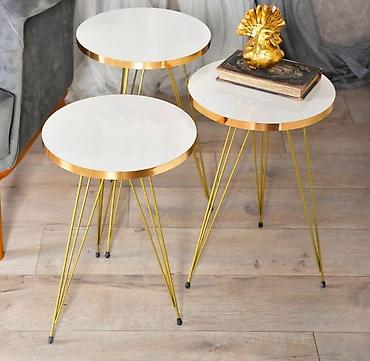 kanabe sofa: Set od 3 pomoćna/klub stolića – moderni dizajn sa zlatnim nogarama - — 3