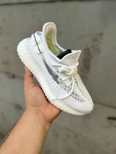 Patike: Adidas Yeezy dečije patike

Novo
Brojevi 31 do 36

fb Moje Krpice 1 — 7