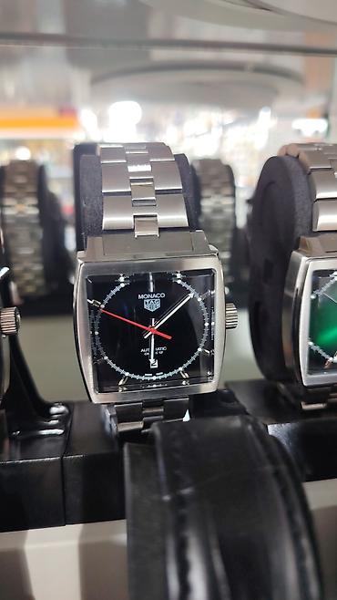 Aksesuarlar: TAG Heuer Monaco avtomatik qol saatı - Korpus: kvadrat formalı — 2
