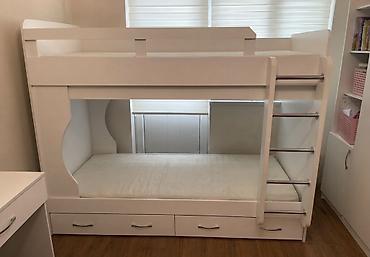 bunk bed: Двухъярусная детская кровать, Б/у, ЛДСП, цвет - Белый — 1
