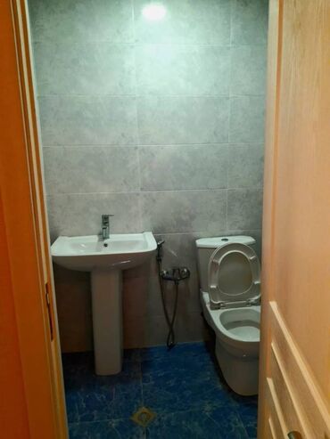 Uzunmüddətli kirayə mənzillər: Mənzil kirayəyə verilir. Ailəli olması mütləqdir. Binada 70 faizdən — 4