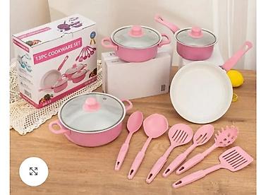 sve za kuću: Set posuđa 13 delova – pink ik Komplet uključuje: - 2 šerpe sa — 1