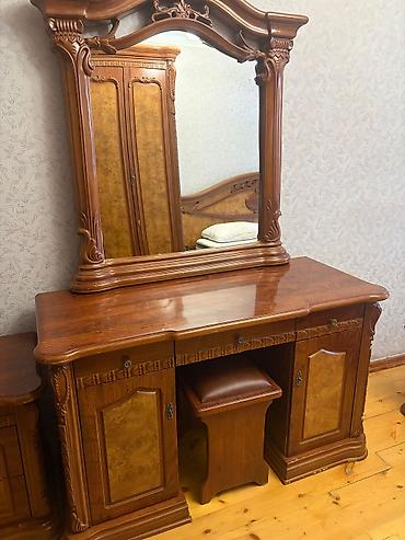 barokko: Klassik üslubda yataq otağı dəsti Komplekt: - İki nəfərlik çarpayı — 1