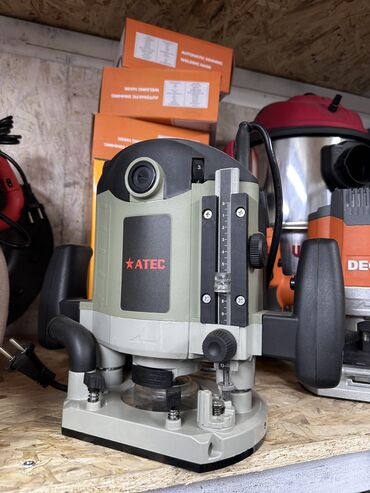 Универсальные погружные фрезеры: Фрезеры для древесины (сетевые, погружные) Модели на выбор: - TEH — 3