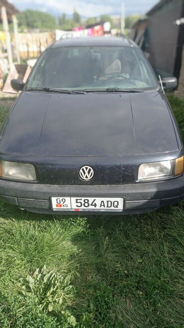 авто рага: Volkswagen Passat: 1989 г., Механика, Бензин, Универсал