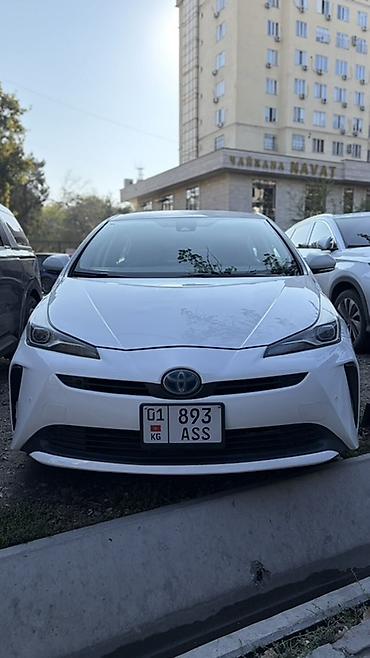 Toyota Prius: 2021 г., 1.8 л, Автомат, Гибрид, Хэтчбэк at lalafo.kg Toyota Prius: 2021 г., 1.8 л, Автомат, Гибрид, Хэтчбэк