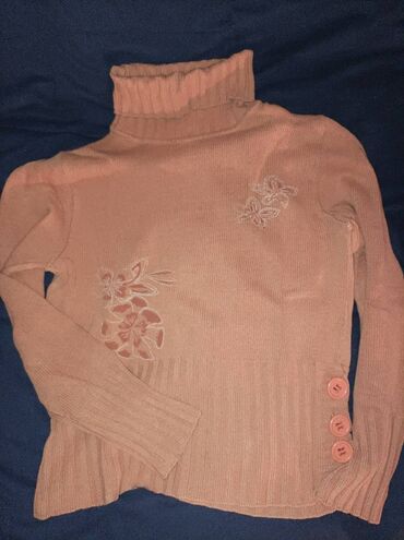 Ženska odeća: Na prodaju narandžasti džemper, M veličine, u super stanju