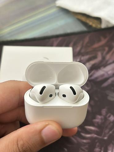 apple airpods 4 qiymeti: Heçbir problemi yoxdur. Təmirdə olmayıb. Üzərində kabro veriləcək — 6