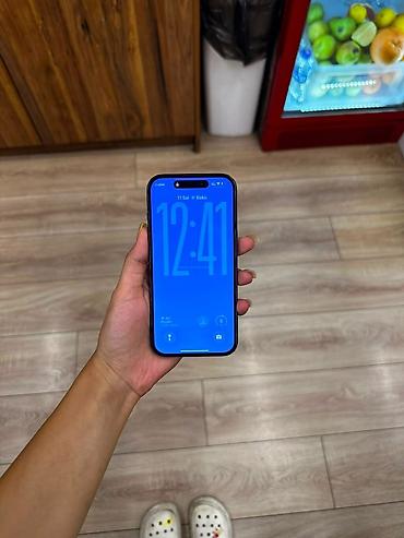 iphone 15 sadə: IPhone 15, 256 GB, Black Titanium, Barmaq izi, Face ID — 3