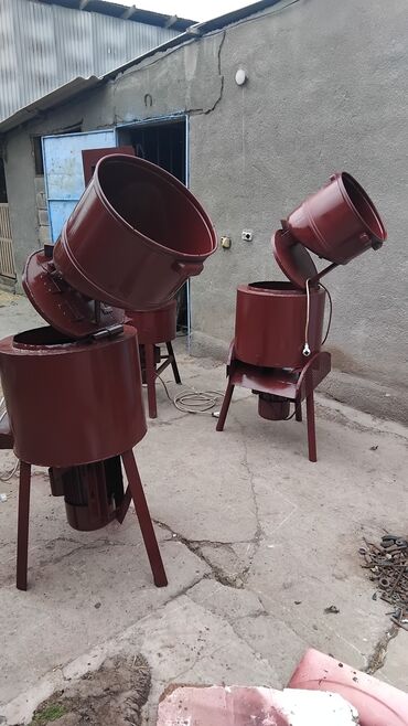 замороженная кукуруза: Продаю дробилку одна фазную универсальную дробилку дробит кукурузник и