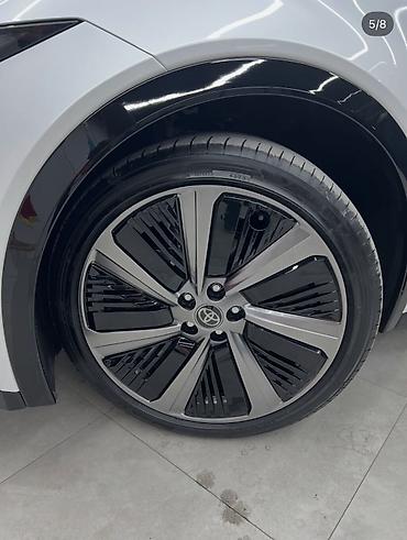 bz3: Toyota bZ3: 2026 г., Электромобиль, Седан — 3