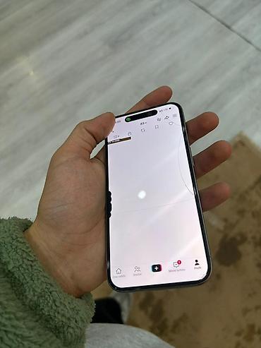 iphone 50: IPhone 15 Pro, 128 GB, Gümüşü, Qırıq — 1