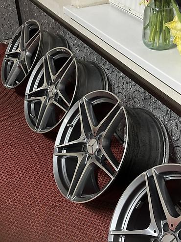 зеркало 30: Комплект из 4 легкосплавных дисков для Mercedes-Benz. Разноширокие — 3