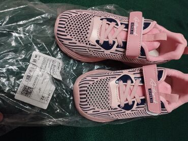 трекинговые кроссовки: Сеточные, летние кроссовки для девочки 32 размер. Фабричный