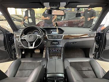 mercedes şəkilləri: Mercedes‑Benz E‑Class sedan (W212), qara rəng. Xarici: - AMG üslublu — 9